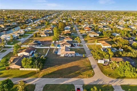 Terreno en venta en Cape Coral, Florida № 1570637 - foto 7