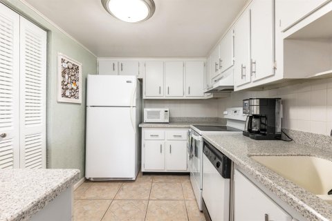 Снять в аренду кондоминиум в Ривьера-Бич, Флорида 3 комнаты, 113.25м2, № 2251571 - фото 5