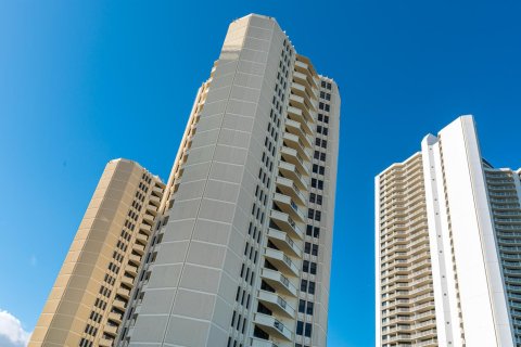 Снять в аренду кондоминиум в Ривьера-Бич, Флорида 3 комнаты, 113.25м2, № 2251571 - фото 16