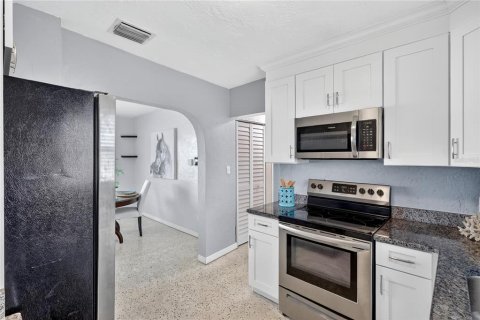 Casa en venta en Gulfport, Florida, 3 dormitorios, 106.84 m2 № 1898465 - foto 12