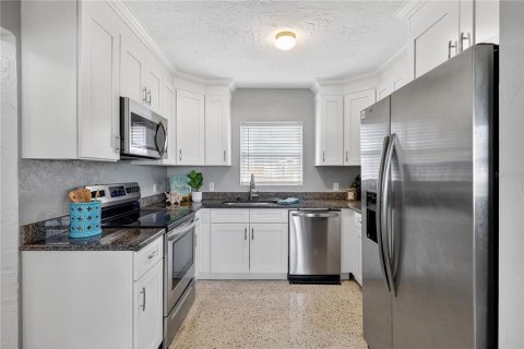 Casa en venta en Gulfport, Florida, 3 dormitorios, 106.84 m2 № 1898465 - foto 10