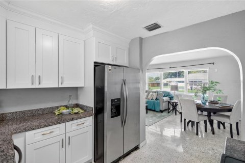 Casa en venta en Gulfport, Florida, 3 dormitorios, 106.84 m2 № 1898465 - foto 11