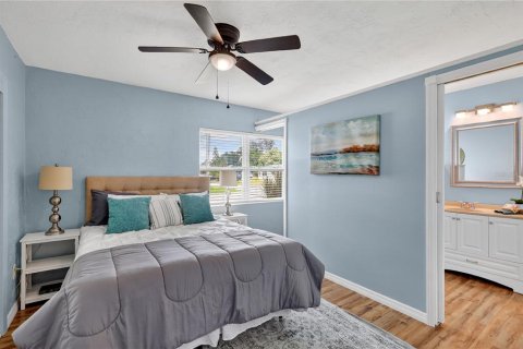 Casa en venta en Gulfport, Florida, 3 dormitorios, 106.84 m2 № 1898465 - foto 13