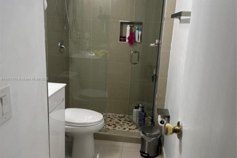 House in Miami, Florida 3 bedrooms, 157 sq.m. № 1809023 - photo 4