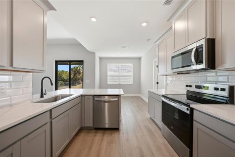 Villa ou maison à vendre à Port Charlotte, Floride: 4 chambres, 183.95 m2 № 2122451 - photo 17