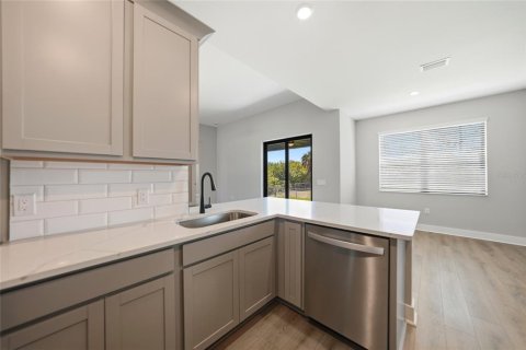Villa ou maison à vendre à Port Charlotte, Floride: 4 chambres, 183.95 m2 № 2122451 - photo 18
