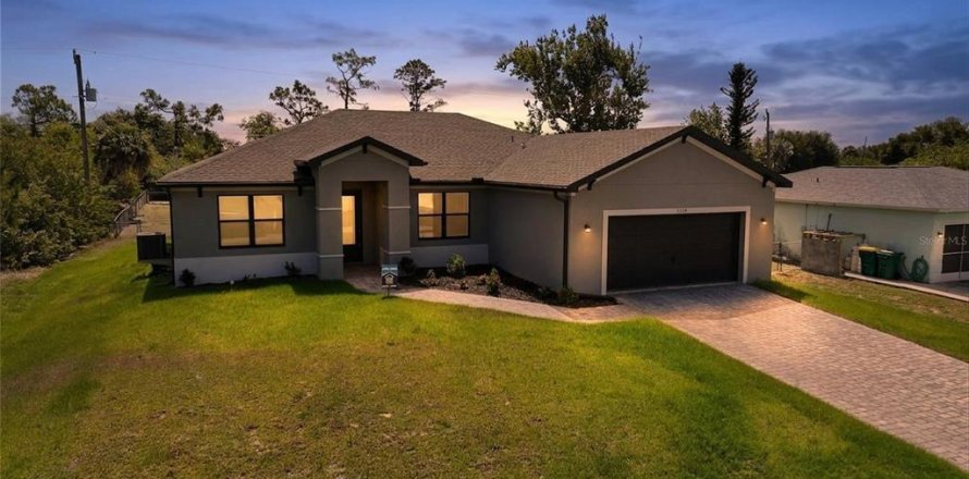 Villa ou maison à Port Charlotte, Floride 4 chambres, 183.95 m2 № 2122451