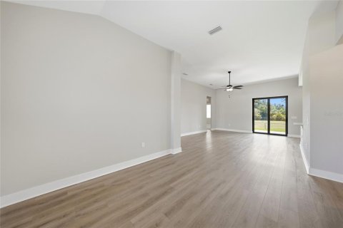 Villa ou maison à vendre à Port Charlotte, Floride: 4 chambres, 183.95 m2 № 2122451 - photo 10