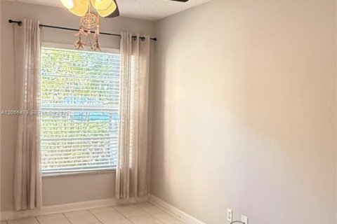 Снять в аренду кондоминиум в Бока-Ратон, Флорида 2 спальни, 86.96м2, № 2246142 - фото 10