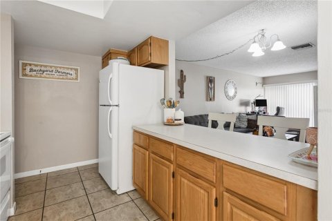Copropriété à vendre à Temple Terrace, Floride: 2 chambres, 119.57 m2 № 2389188 - photo 6