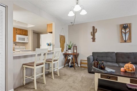 Copropriété à vendre à Temple Terrace, Floride: 2 chambres, 119.57 m2 № 2389188 - photo 3