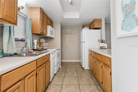 Copropriété à vendre à Temple Terrace, Floride: 2 chambres, 119.57 m2 № 2389188 - photo 4