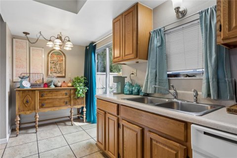 Copropriété à vendre à Temple Terrace, Floride: 2 chambres, 119.57 m2 № 2389188 - photo 9