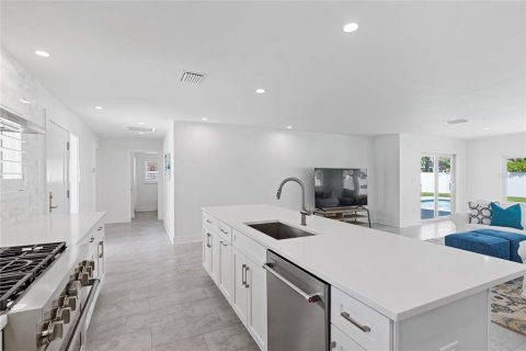 Villa ou maison à louer à Belleair Beach, Floride: 2 chambres, 141.21 m2 № 2380450 - photo 5