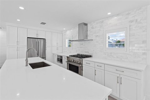 Villa ou maison à louer à Belleair Beach, Floride: 2 chambres, 141.21 m2 № 2380450 - photo 7