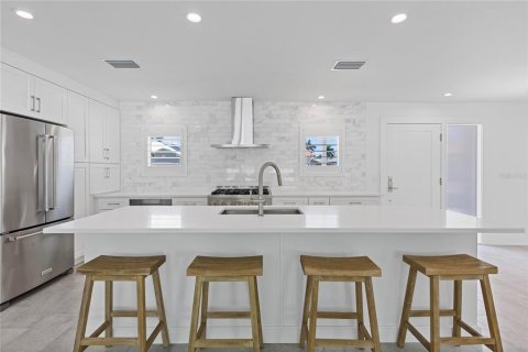 Villa ou maison à louer à Belleair Beach, Floride: 2 chambres, 141.21 m2 № 2380450 - photo 8