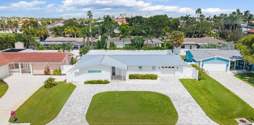 Villa ou maison à Belleair Beach, Floride 2 chambres, 141.21 m2 № 2380450