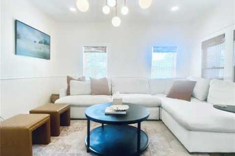 Casa en alquiler en Edgewater, Florida, 2 dormitorios, 102.19 m2 № 1908501 - foto 13