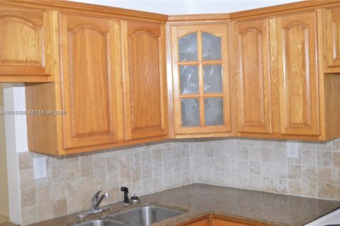 Copropriété à louer à Miami, Floride: 1 chambre, 83.43 m2 № 2075334 - photo 9