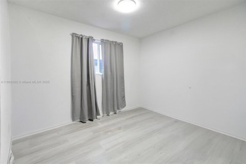 Купить виллу или дом в Майами, Флорида 3 спальни, 128.21м2, № 1739170 - фото 10