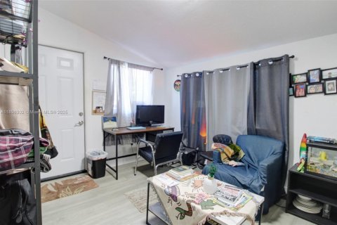 Купить виллу или дом в Майами, Флорида 3 спальни, 128.21м2, № 1739170 - фото 12