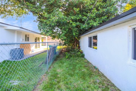 Купить виллу или дом в Майами, Флорида 3 спальни, 128.21м2, № 1739170 - фото 14
