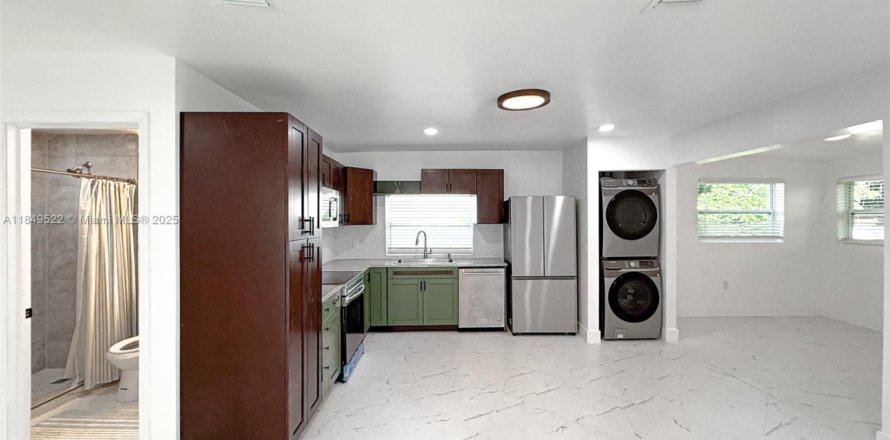 Villa ou maison à Miami, Floride 4 chambres, 183.95 m2 № 1852268