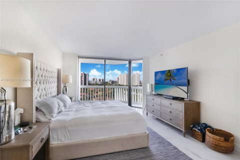 Condo in Aventura, Florida, 3 bedrooms  № 1776095 - photo 13