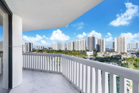 Condo in Aventura, Florida, 3 bedrooms  № 1776095 - photo 11