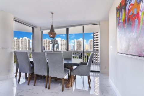 Condo in Aventura, Florida, 3 bedrooms  № 1776095 - photo 2