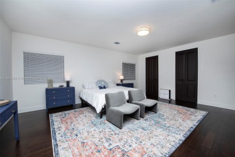 House in Palmetto Bay, Florida 5 bedrooms, 264.59 sq.m. № 1858508 - photo 17