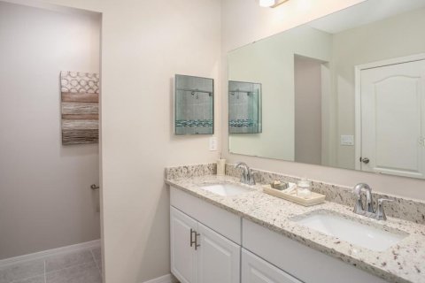 House in Indian lake estates, Florida 4 bedrooms, 190.64 sq.m. № 1296889 - photo 12