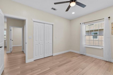 House in Tarpon Springs, Florida 3 bedrooms, 187.01 sq.m. № 2389179 - photo 25