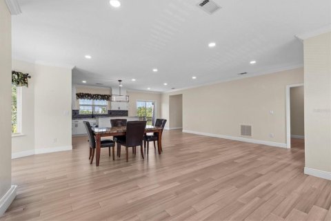 House in Tarpon Springs, Florida 3 bedrooms, 187.01 sq.m. № 2389179 - photo 6