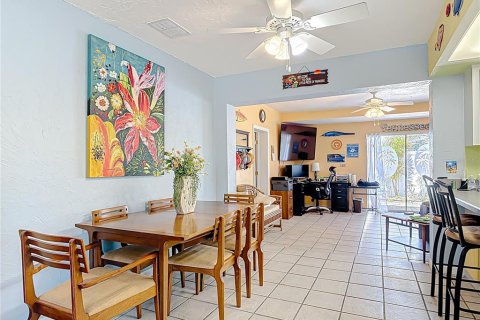 House in Daytona Beach, Florida 3 bedrooms, 144.74 sq.m. № 1581938 - photo 6