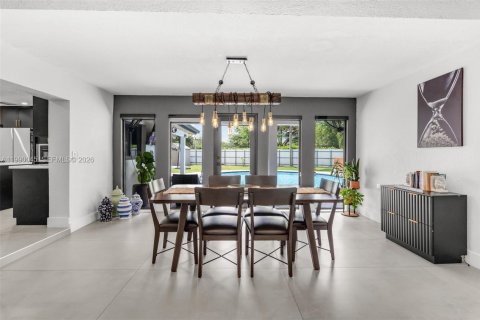 House in Miami, Florida 3 bedrooms, 196.67 sq.m. № 2067434 - photo 15