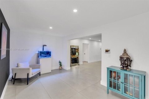 House in Miami, Florida 3 bedrooms, 196.67 sq.m. № 2067434 - photo 5