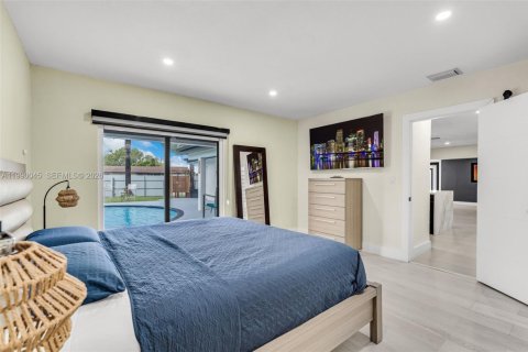 House in Miami, Florida 3 bedrooms, 196.67 sq.m. № 2067434 - photo 27