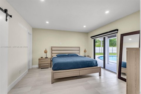 House in Miami, Florida 3 bedrooms, 196.67 sq.m. № 2067434 - photo 26