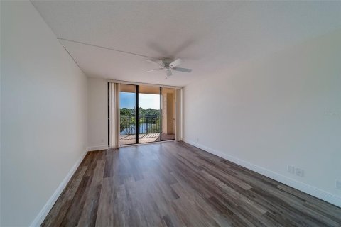 Condo in Belleair, Florida, 2 bedrooms № 2235590 - photo 29