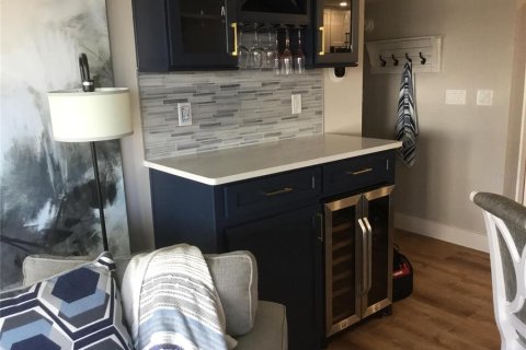 Condo in New Smyrna Beach, Florida, 2 bedrooms  № 2108436 - photo 5