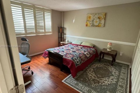 Снять в аренду кондоминиум в Халландейл-Бич, Флорида 2 спальни, 102.19м2, № 1965399 - фото 11