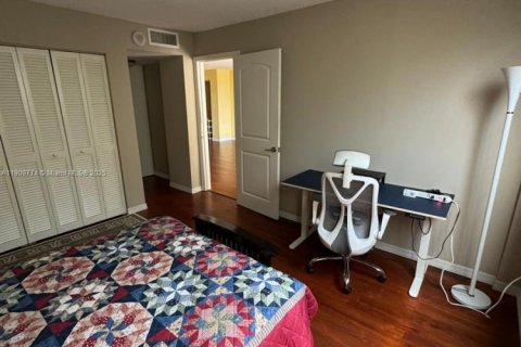 Снять в аренду кондоминиум в Халландейл-Бич, Флорида 2 спальни, 102.19м2, № 1965399 - фото 12