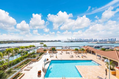 Condo in Miami Beach, Florida, 2 bedrooms  № 2026782 - photo 9