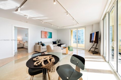 Condo in Miami Beach, Florida, 2 bedrooms  № 2026782 - photo 25