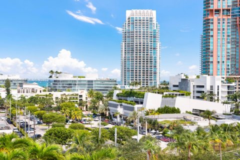 Condo in Miami Beach, Florida, 2 bedrooms  № 2026782 - photo 28