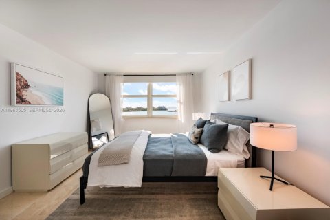 Condo in Miami Beach, Florida, 2 bedrooms  № 2026782 - photo 22