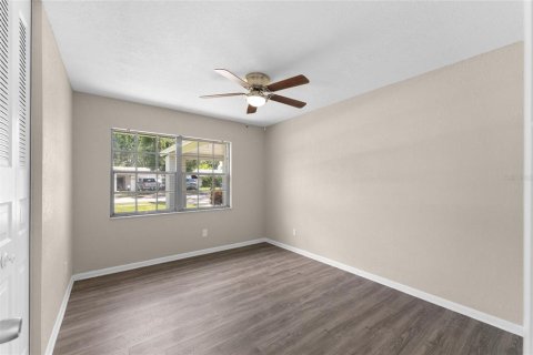 House in Tampa, Florida 3 bedrooms, 143.35 sq.m. № 1853621 - photo 21