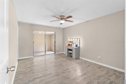 House in Tampa, Florida 3 bedrooms, 143.35 sq.m. № 1853621 - photo 26