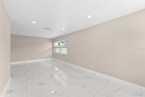 House in Tampa, Florida 3 bedrooms, 143.35 sq.m. № 1853621 - photo 17